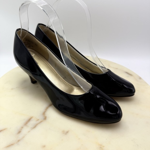 Hush Puppies Shoes - Hush Puppies Pumps 7M Black Patent Dressy Kitten Heel Made in USA